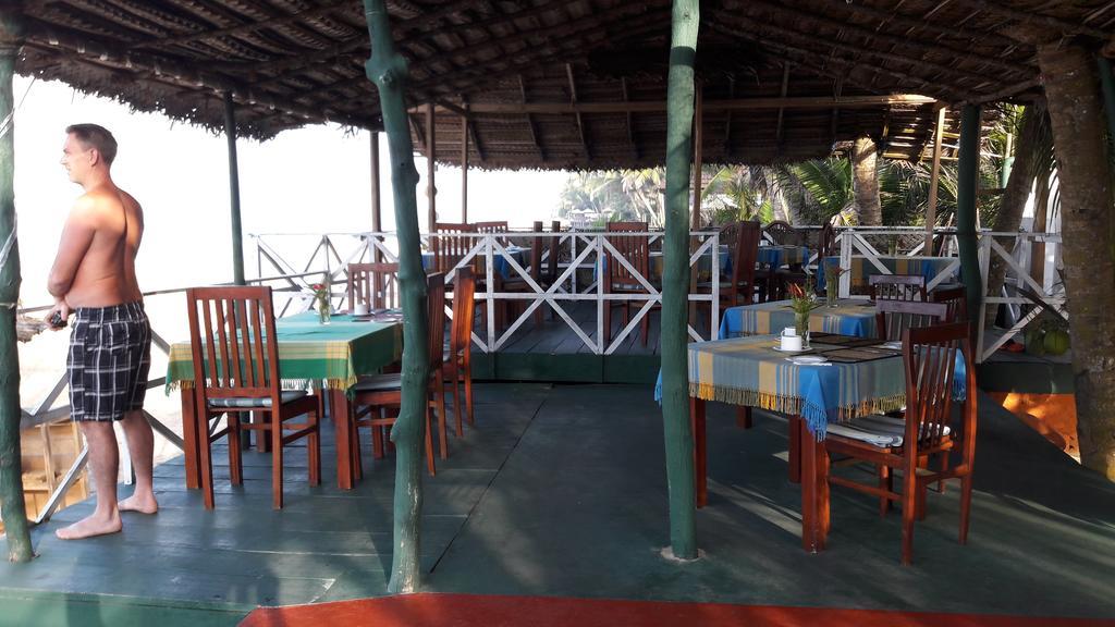 Whitepearl Beach Hikkaduwa Buitenkant foto