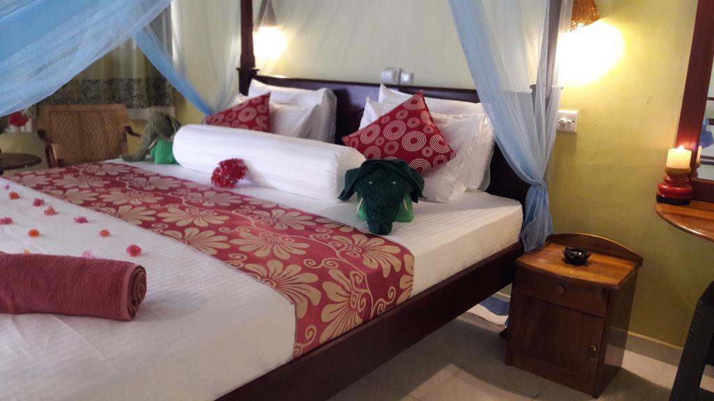 Whitepearl Beach Hikkaduwa Buitenkant foto