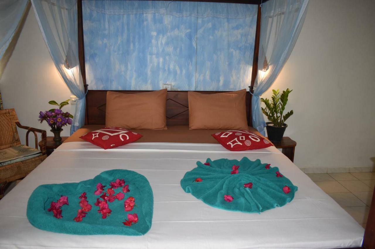 Whitepearl Beach Hikkaduwa Buitenkant foto